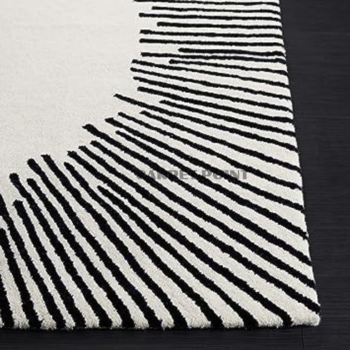 Hand Tufted Woolen Pattern Beige Carpet